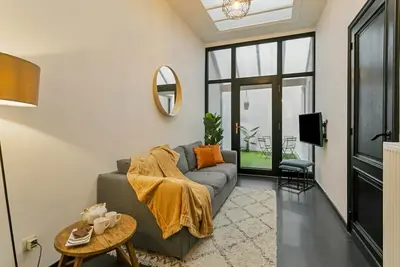 Image de 2-Bed Haven with Patio in Antwerp + Free parking