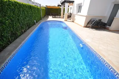 Image de Stunning Central South Facing Villa Bungalow, jacuzzi pool with optional heating