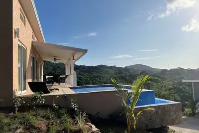 Image de New house in the heart of nature near the most beautiful virgin beach Camp Bay.