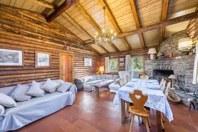Image de Chalet \"Vue Cervin Matterhorn\" avec vue sur les montagnes, terrasse privée et Wi-Fi.