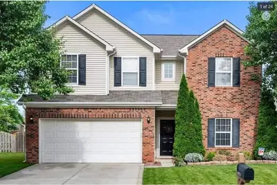 Image de Grand Park minutes away sleeps 13