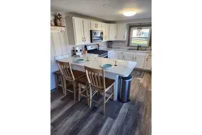 Image de Serenity Lakeside Cottage