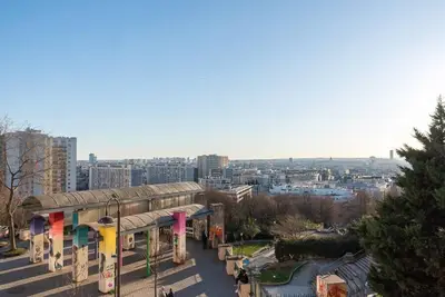 Image de 60 m² lumineux avec superbe vue sur tout Paris