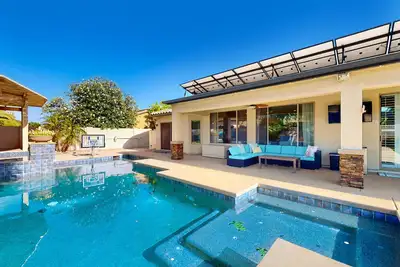 Image de Dog-friendly home with private pool, grill, firepit, pool spa, & enclosed yard