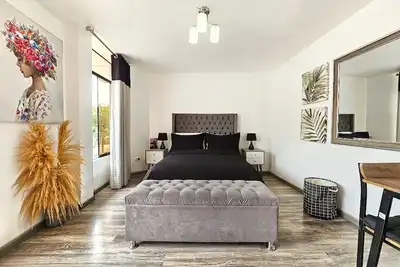Image de Hab. en 2do Piso C\/baño Privado, 10 min del Arpto