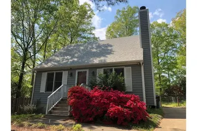 Image de Bull City Abode: Durham home, close to everything!