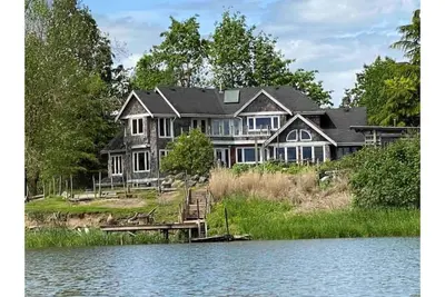 Image de Lakeshore \"Holleyville\" Countryside Farm House