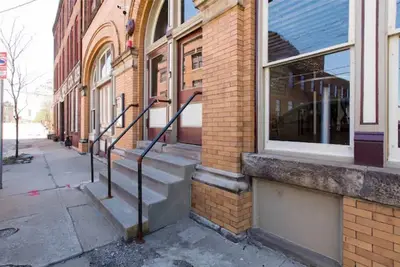 Image de Stylish Vibes in a Renovated Flashlight Factory