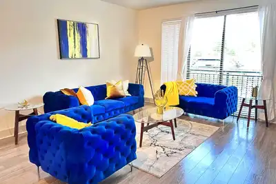 Image de Golden Lux | Nrg Rodeo | Galleria | Washington Ave.