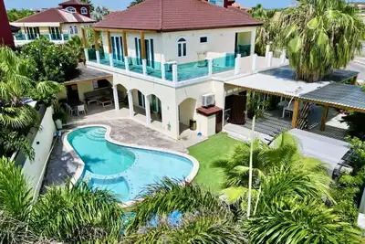 Image de Palm Beach Private 6br Villa & Pool behind Marriott!