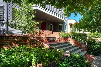 Image de Historic Boulder 2 Bdrm, 2 Bath, Rooftop Deck, Mtn View, 1 Blk to Pearl St Mall