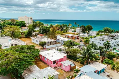 Image de Coral Casa-One block from the beach!