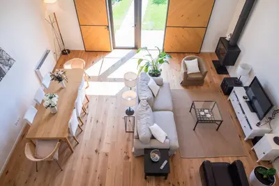 Image de Charmant loft de deux étages avec 3 suites parentales et patio