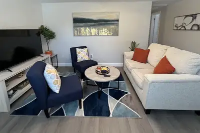 Image de Dunedin Living - Walking distance to All!