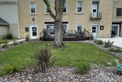 Image de Relaxing Suite B \"The Sweetest Suites on the River\" on Historic Main Street