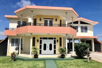 Image de Spacious Family Villa with private pool and A/C, 15 minutes to local beaches.