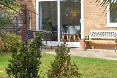 Image de Ideal base to explore the area, close to a beach and all seaside amenities.
