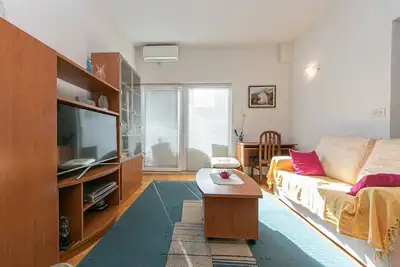 Image de Appartement de trois chambres avec la terrasse Tucepi, Makarska (A-19857-a)