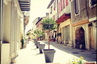 Image de Spacious, light & airy, Romantic village home set off Monflanquin Village Square