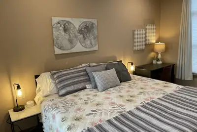 Image de Lovely 2 Bedroom Fully Furnished w/ Laundry