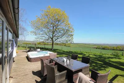 Image de 10 Faraway Fields, luxury holiday cottage, with hot tub in Dobwalls