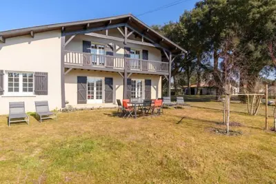 Image de Les Chênes by Interhome