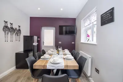 Image de 5 Bedroom City Centre House With Free Parking