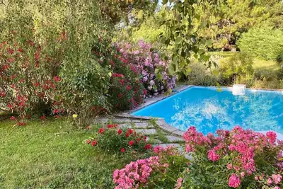 Image de Maison de caractère avec piscine au coeur des Bastides