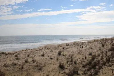 Image de Beautiful Ocean-Front Townhouse. Walk to everything Dewey!