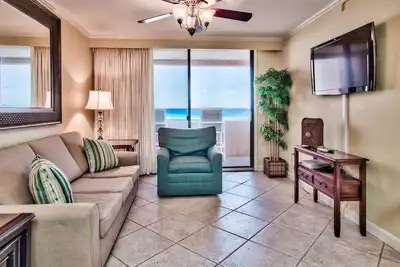 Image de Beach Front At Jetty East! 1 Free Beach Chair Set Up Daily!