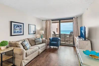 Image de Sunrise Gulf View/Beach Front Unit! Enjoy 1 Free Beach Chair Setup Up Each Day!