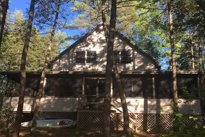 Image de Charming waterfront cottage on Schoodic lake.
