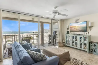 Image de 1br Coastal Condo with Private Balcony + 3 Pools | Magnolia House 409