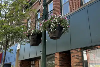 Image de 2nd Floor 2 Bedroom Extra Large Apartment Historic Downtown Geneva