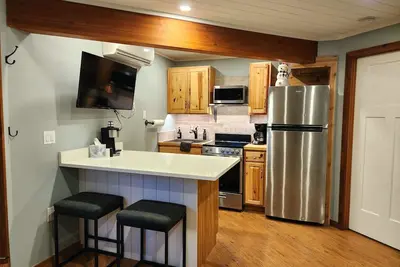 Image de Beautiful sleeps 4 Schuss Village Golf Course, pool, boat parking, Nearby Lakes