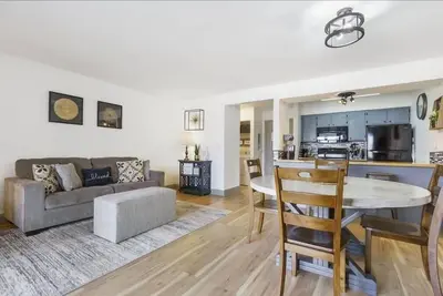 Image de Pointe Royale Walk In Condo near Pools 2br2ba Pet Friendly