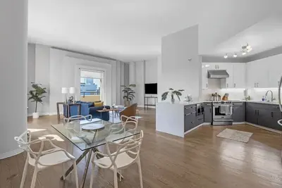 Image de DTown Penthouse - 4bd/4ba (+Parking + Gym )