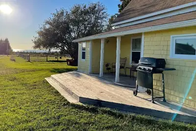 Image de The Little Yellow Farm House