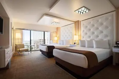 Image de Room with Two Beds at a  Hotel