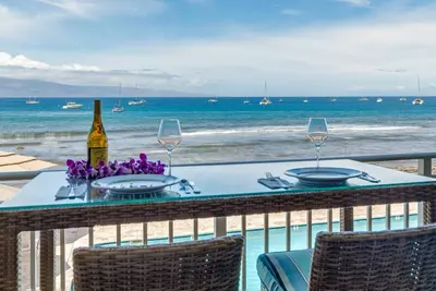 Image de Lahaina Roads 206 - Complete remodel - Oceanfront - You can't beat the view and location!