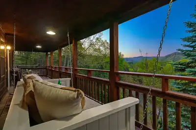 Image de Panoramic Ridge Views, 900ft Game Loft, Gatlinburg, 10m Gsmnp + 30m to Dollywood