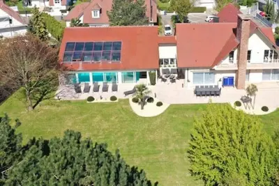 Image de Villa 300 m2, piscine intérieure, 25 ares de terrain, proche de Strasbourg
