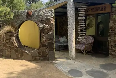 Image de Secluded back beach retreat