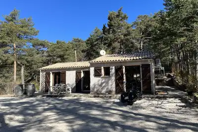 Image de Authenticité et calme à une heure de cannes