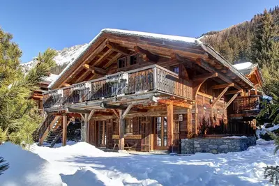 High Class Chalet ski in/out next to le Rouge