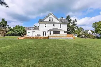 Image de Relaxing 5 bd home with 1 bd Apartment on 2. 5 acres near Md beaches