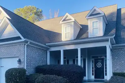 Image de Golf community neighborhood home. Champions Retreat Golf course