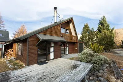 Warmest home in the village - stunning mountain views!