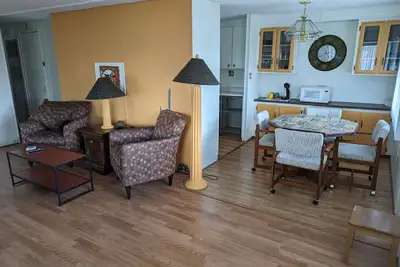 Image de Cozy 2 bedroom home in Tucson Estates with many amenities near many attractions.