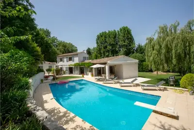 Image de Belle Bastide près de Valbonne avec Piscine et Jardins